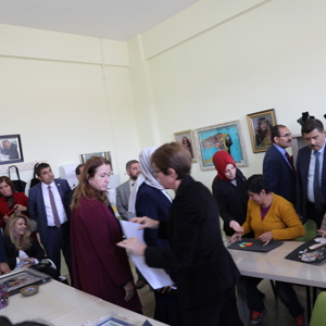 TBMM Down Sendromu, Otizm Ve Diğer Gelişim Bozukluklarının Yaygınlığının Tespiti Araştırma Komisyonu Saray Engelsiz Yaşam, Bakım ve Rehabilitasyon Merkezi’nde İncelemelerde Bulundu - fotoğraf 2