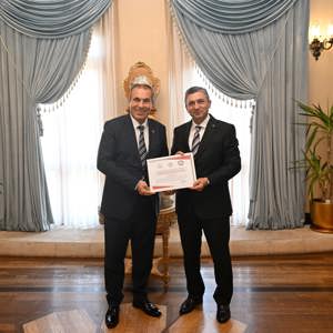 Valimiz Hulusi ŞAHİN tarafından Erişilebilirlik Belgesi Almaya Hak Kazanan Kurum/Kuruluşlara Belgeleri Takdim Edildi - fotoğraf 7