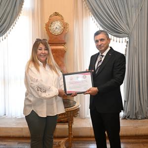 Valimiz Hulusi ŞAHİN tarafından Erişilebilirlik Belgesi Almaya Hak Kazanan Kurum/Kuruluşlara Belgeleri Takdim Edildi - fotoğraf 9