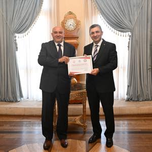 Valimiz Hulusi ŞAHİN tarafından Erişilebilirlik Belgesi Almaya Hak Kazanan Kurum/Kuruluşlara Belgeleri Takdim Edildi - fotoğraf 10