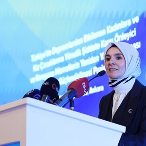 Bakanımız Göktaş, "Depremden Etkilenen Kadın ve Kız Çocuklarına Yönelik Şiddetle Mücadele Projesi" tanıtım programına katıldı - fotoğraf 1