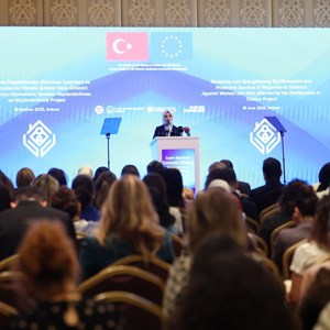 Bakanımız Göktaş, "Depremden Etkilenen Kadın ve Kız Çocuklarına Yönelik Şiddetle Mücadele Projesi" tanıtım programına katıldı - fotoğraf 2