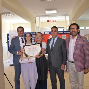 2025 "Aile Yılı" etkinlikleri kapsamında Aileler arasında yemek yarışması düzenlendi. - fotoğraf 3