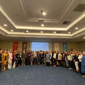 Kadın Konukevlerinden hizmet alan şiddet mağduru kadınların beraberindeki çocuklarına sunulan hizmetlere yönelik ihtiyaç analizi çalıştayı  - fotoğraf 1
