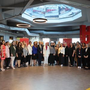 İstanbul Odağında Kadın Çalışmaları Arama Konferansı 26 Üniversite Temsilcilerinin Katılımı ve Bakanımız Sn. Mahinur ÖZDEMİR GÖKTAŞ’ın Teşrifleriyle Gerçekleştirilmiştir. - fotoğraf 4