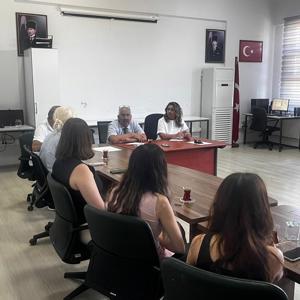 2025 #AileYılı kapsamında; İl Müdürümüz Sayın Emine BÖÇKÜN, Bandırma Hicri Ercili Çocukevleri Sitesi Müdürlüğü Personeliyle Bir araya Gelerek Kapsamlı Bir Toplantı Gerçekleştirdi. - fotoğraf 3