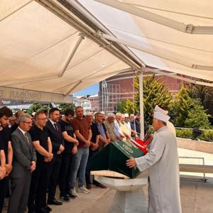 İl Müdürümüz Sn. Ömer TURAN, Şehit Jandarma Er Nazmi ERMURAT 'ın Kıymetli Babası Nazim ERMURAT 'ın Cenaze Törenine Katılmıştır. - fotoğraf 1