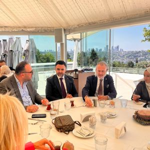 İl Müdürümüz Sn. Ömer TURAN’ ın Katılımıyla  Huzurevi Sakinlerimiz İçin Yemek ve Hediyeleşme Etkinliği Düzenlenmiştir - fotoğraf 2
