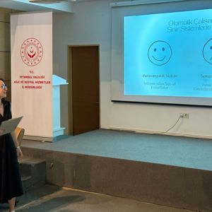Çocuk Kuruluşlarımızda Görev Alan Personele Yönelik “Nefes İle Gevşeme ve Özbakım: Kendine Yolculuk” İsimli Atölye Çalışması Gerçekleştirilmiştir. - fotoğraf 1