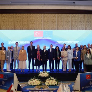 Bakanımız Göktaş, "Depremden Etkilenen Kadın ve Kız Çocuklarına Yönelik Şiddetle Mücadele Projesi" tanıtım programına katıldı - fotoğraf 2