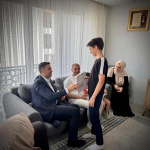 İl Müdürümüz Sn. Ömer TURAN, Hac Ziyaretini Gerçekleştiren 15 Temmuz Gazimiz Ahmet BELEN 'in Hanesine Ziyaret Gerçekleştirmiştir - fotoğraf 4