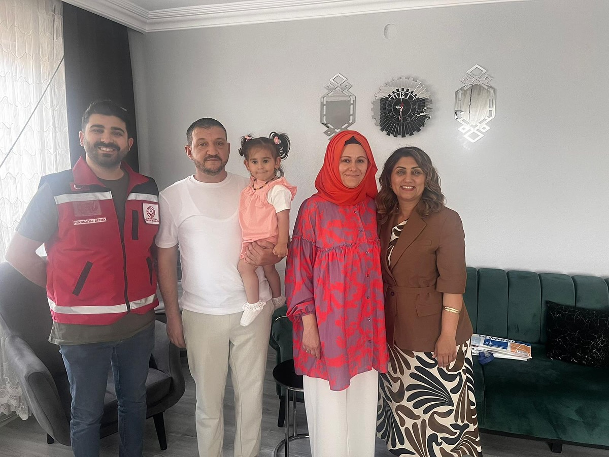 2025 #AileYılı kapsamında; İl Müdürümüz Sayın Emine BÖÇKÜN, “Şefkat Kahramanlarımızdan” biri olan Koruyucu Ailemiz DİNÇ Ailesine yönelik Hane  Ziyareti Gerçekleştirdi