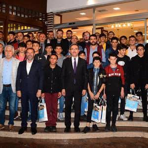 Gençlerimiz İş İnsanlarıyla Buluştu - fotoğraf 1