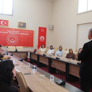 Kadirli Sosyal Hizmet Merkezi Müdürlüğü Kadın Hizmetleri Birimi, HayatHatay projesini yerinde gözlemlemek, kadın kooperatiflerinin kurulması ve geliştirilmesine yönelik bilgi edinmek amacıyla ilimizi ziyaret etmiştir. - fotoğraf 3