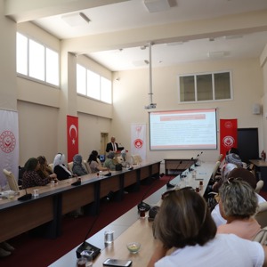 Kadirli Sosyal Hizmet Merkezi Müdürlüğü Kadın Hizmetleri Birimi, HayatHatay projesini yerinde gözlemlemek, kadın kooperatiflerinin kurulması ve geliştirilmesine yönelik bilgi edinmek amacıyla ilimizi ziyaret etmiştir. - fotoğraf 5