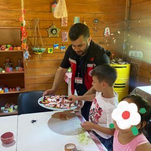 Aile Yılı Kapsamında Şehit Yakını ve Gazi Ailelerimizin Katılımıyla 'Ailemiz Değerlerimiz ve Ailemiz Bereketimiz' Temalı Sabun Yapımı Atölyesi Gerçekleştirildi - fotoğraf 1