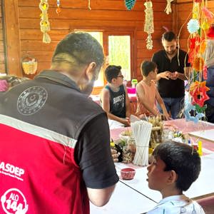Aile Yılı Kapsamında Şehit Yakını ve Gazi Ailelerimizin Katılımıyla 'Ailemiz Değerlerimiz ve Ailemiz Bereketimiz' Temalı Sabun Yapımı Atölyesi Gerçekleştirildi - fotoğraf 3