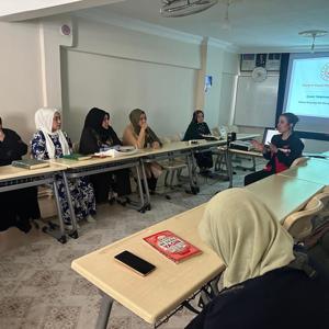 Sosyal Hizmet Merkezlerimiz Tarafından Aile Eğitim Programı Kapsamında Yürütülen Eğitim Faaliyetleri Düzenli Olarak Devam Ediyor - fotoğraf 3