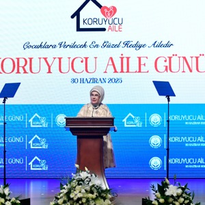 Emine Erdoğan Hanımefendi ve Bakanımız Mahinur Özdemir Göktaş, Koruyucu Aile Günü Programı'na katıldı - fotoğraf 2