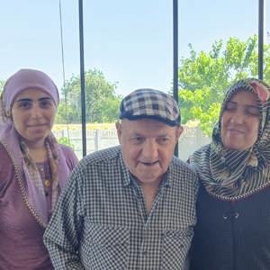 Yıllar Sonra Gelen Kavuşma: Mehmet Amca Kızına ve Eski Dostlarına Kavuştu   - fotoğraf 2
