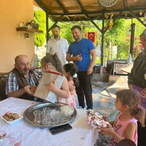 Aile Yılı Kapsamında Hizmet Alan Çocuklarımızdan Kıbrıs Gazimize Ziyaret Gerçekleştirildi - fotoğraf 2