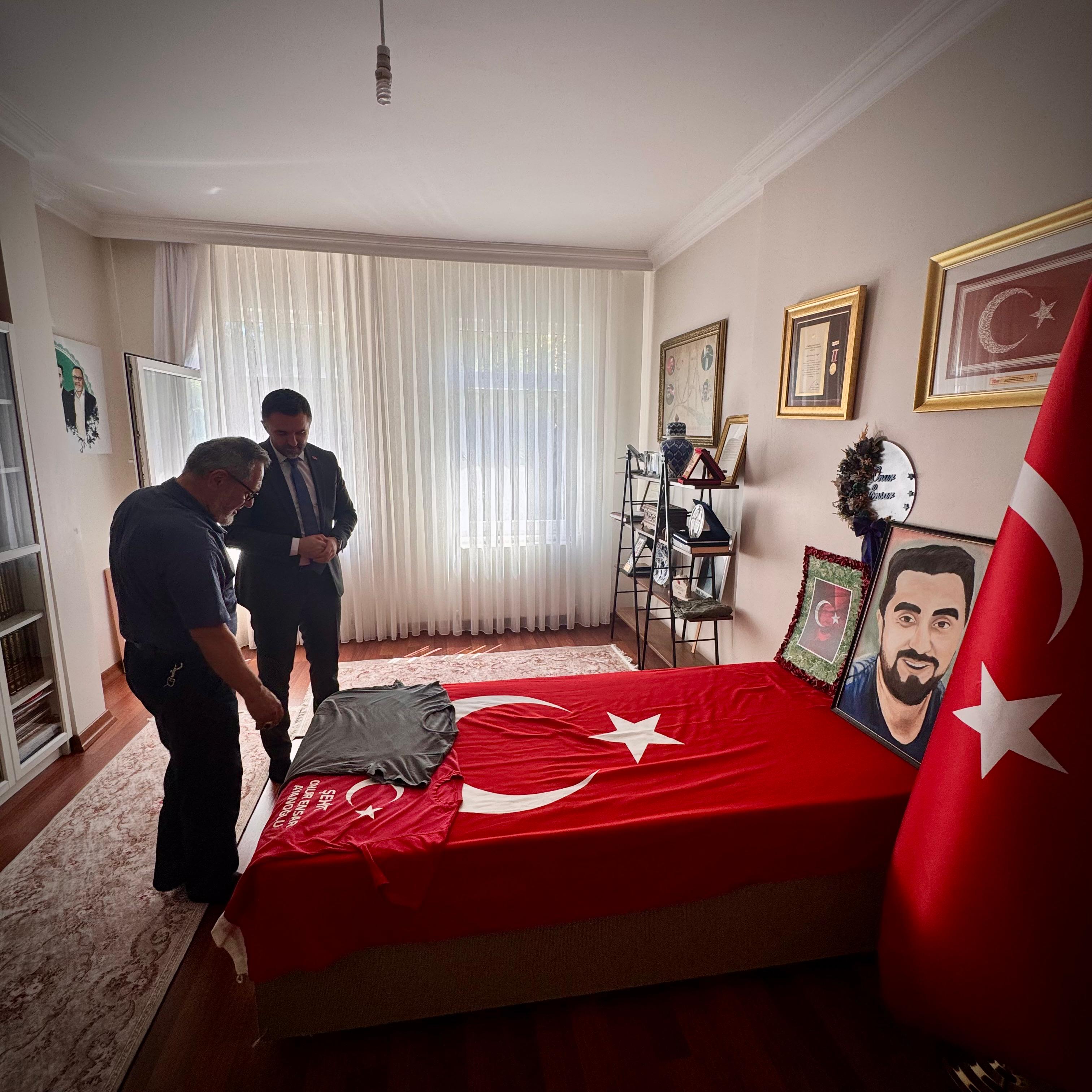 İl Müdürümüz Sn. Ömer TURAN, 15 Temmuz Şehidimiz Onur Ensar AYANOĞLU 'nun Kıymetli Ailesine Ziyaret Gerçekleştirmiştir.