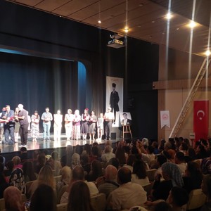 Salihli Sosyal Hizmet Merkezimiz Personelleri Tarafından "Sihirbaz" Oyunu Sergilendi - fotoğraf 21
