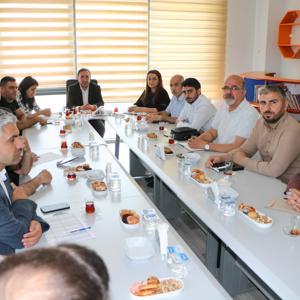 İl Müdürümüz Sayın Aydın POLAT başkanlığında çocuk Hizmetleri Birimi ve bağlı çocuk kuruluşlarımızın müdürleri toplantı gerçekleştirildi. - fotoğraf 2