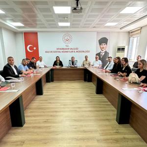 İl Müdürümüz Sayın Aydın Polat’ın başkanlığında  İl Çocuk Koruma Koordinasyon Kurulu Alt Komisyon Toplantısı gerçekleştirildi. - fotoğraf 2