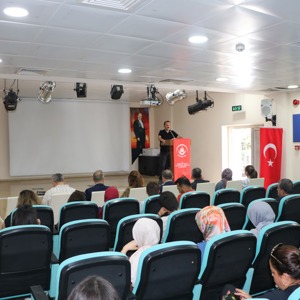 Aile değerleri, iletişim ve birlikte yaşam kültürü üzerine verimli bir söyleşi gerçekleştirdik. - fotoğraf 4