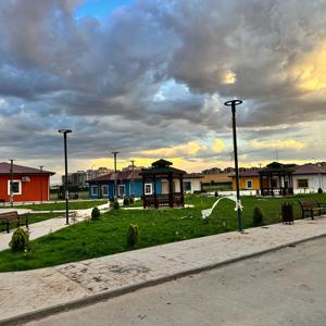 İl Müdürümüz Aydın Polat, Çocuk Kuruluş Müdürlüklerinde görev yapan idarecilerimizle birlikte yapımı devam eden Sosyal Hizmet Kampüsü’nün inşaat alanını yerinde inceledi. - fotoğraf 6