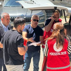 İl Müdürümüz Sayın Aydın POLAT, Kurban Bayramı münasebetiyle ebeveyn kaybı yaşamış çocuklarımızı hanelerinde ziyaret ederek bayramlarını kutladı. - fotoğraf 3