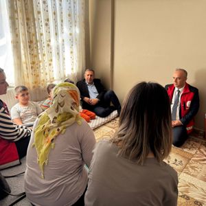 İl Müdürümüz Sayın Aydın POLAT, Kurban Bayramı münasebetiyle ebeveyn kaybı yaşamış çocuklarımızı hanelerinde ziyaret ederek bayramlarını kutladı. - fotoğraf 17