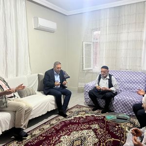 İl Müdürümüz Aydın Polat, Kurban Bayramı vesilesiyle, aziz şehidimiz Süleyman İyikul’un kıymetli ailesini evlerinde ziyaret etti. - fotoğraf 4