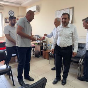 İl Müdürümüz Aydın POLAT, Bayram tatilinin ardından ilk iş gününde çalışma arkadaşlarımızla birlikte geleneksel bayramlaşmamızı gerçekleştirdi. - fotoğraf 8