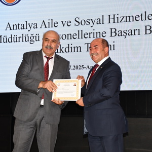 İl Müdürlüğü ve Bağlı Kuruluş Personellerine Başarı Belgesi İl Müdürümüz Tarafından Takdim Edildi - fotoğraf 5