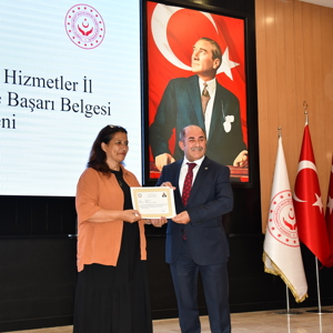 İl Müdürlüğü ve Bağlı Kuruluş Personellerine Başarı Belgesi İl Müdürümüz Tarafından Takdim Edildi - fotoğraf 7