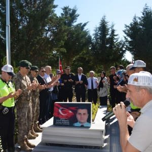Şehit Polis Memur Serhan Alışkan Kabri Başında Anıldı.	 - fotoğraf 4