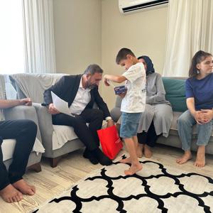 İl Müdürümüz Sayın Aydın POLAT, AK Parti İl Başkan Yardımcımız Sayın Rümeysa Yücedağ ile birlikte, 30 Haziran Koruyucu Aile Günü kapsamında kıymetli koruyucu ailelerimizi evlerinde ziyaret etti. - fotoğraf 6