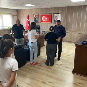 Çocuklarımız İl Müdürümüze Aşure İkram Etti. - fotoğraf 2