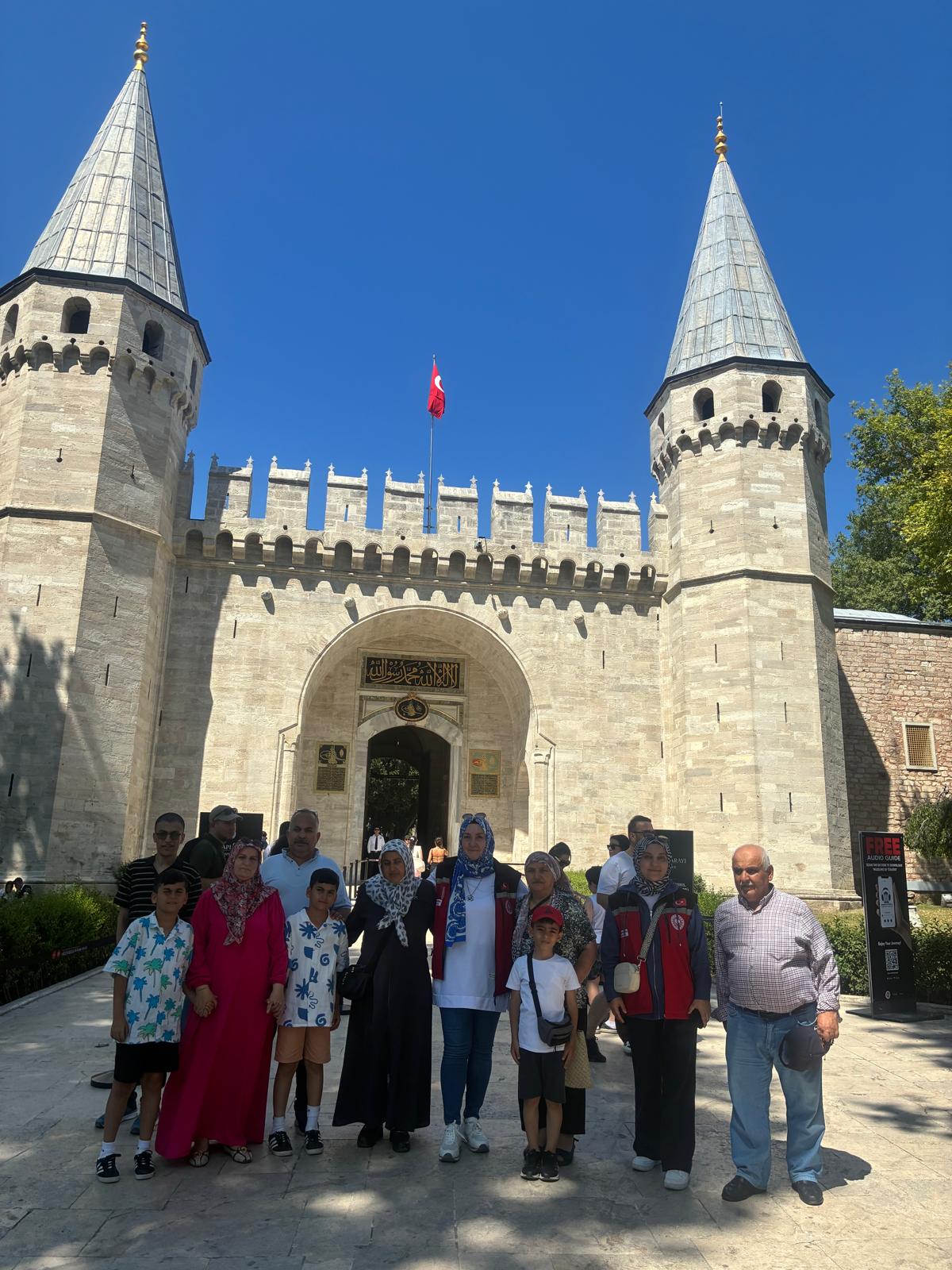 2025 'Aile Yılı' Kapsamında "Ailemiz İnancımız, Geleneğimiz, Değerlerimiz" Temasıyla Şehit Yakınlarımız ile Topkapı Sarayını Ziyaret Ediyoruz