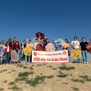 İlimizde Aile Yılı Kapsamında Uçurtma Şenliği düzenlendi - fotoğraf 4