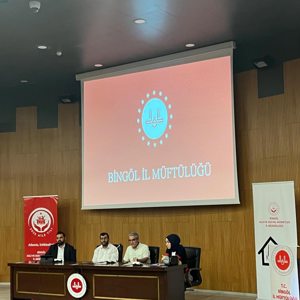30 Haziran Koruyucu Aile günü münasebetiyle Bingöl İl Müftülüğü bünyesinde ‘ Bir Yetime Aile Olmak ’ temalı panel düzenlenmiştir. - fotoğraf 2