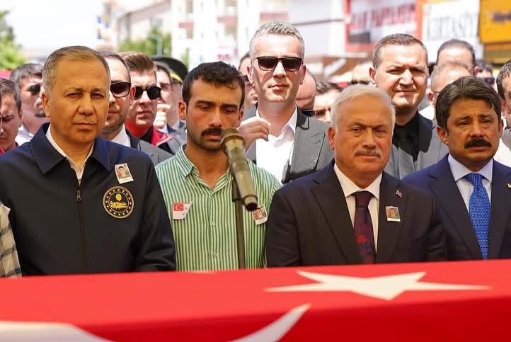 BİR ÖLÜRÜZ, BİN DİRİLİRİZ ! - fotoğraf 1