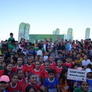 “Muhtar Cup” Futbol Turnuvasında Mahalle Dayanışması Sahaya Yansıdı - fotoğraf 1