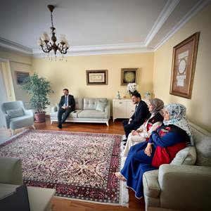 İl Müdürümüz Sn. Ömer TURAN, 15 Temmuz Şehidimiz İlhan VARANK 'ın Kıymetli Annesi Fatma VARANK 'a Hane Ziyareti Gerçekleştirmiştir - fotoğraf 2