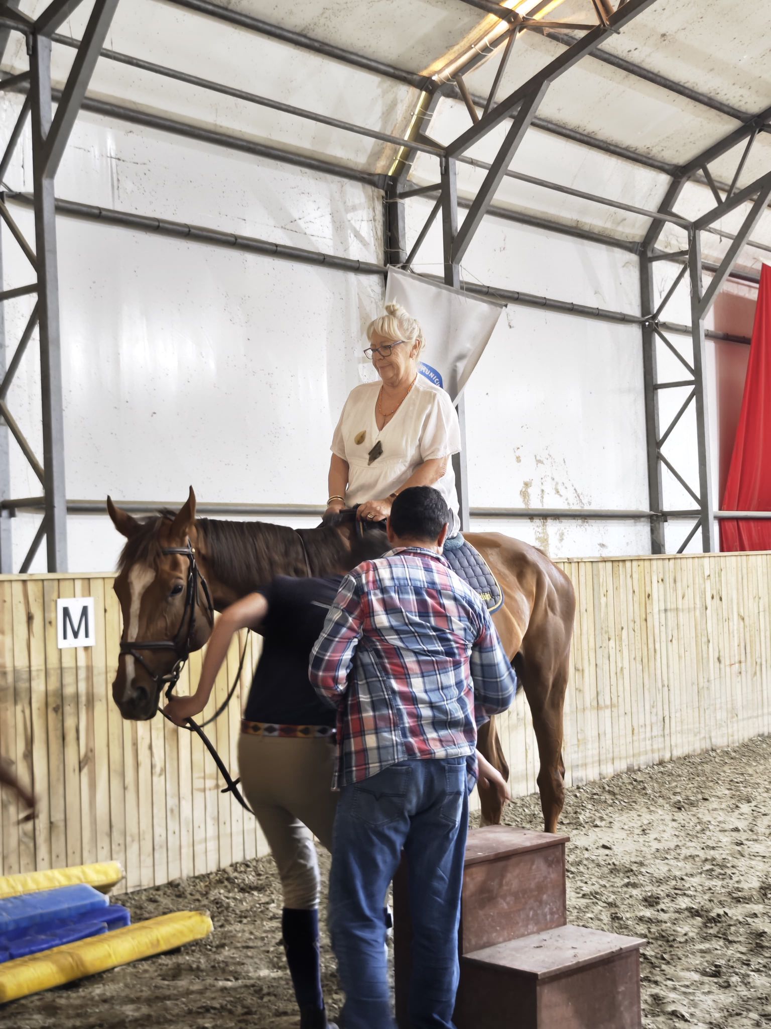 Bahçelievler Huzurevinde Yaşlılarımız İle Beraber At Binme, Sabun Yapımı ve Takı Tasarım Etkinliği Gerçekleştirildi