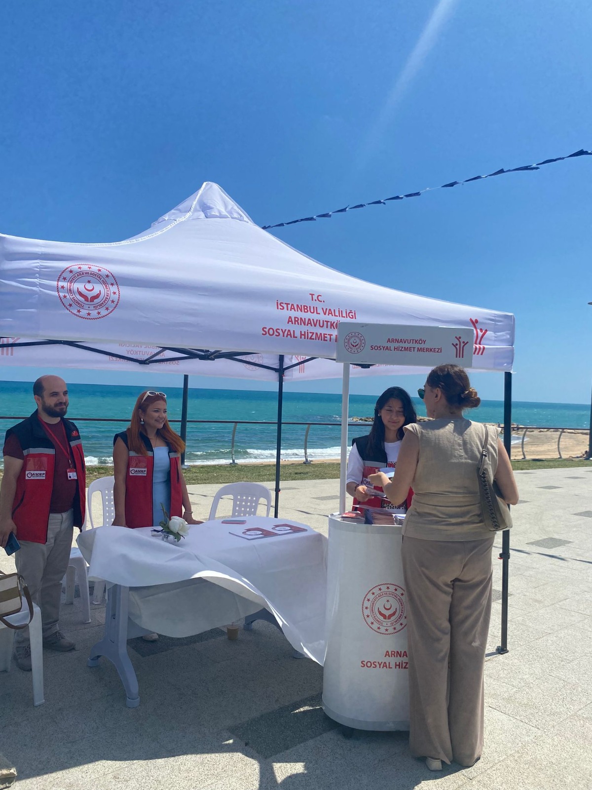 İl Genelinde Mobil Sosyal Hizmet Noktalarında Bilgilendirme ve Broşür Dağıtımı Faaliyetleri Gerçekleştirildi