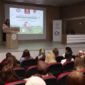 İl Müdürlüğümüz Konferans Salonu’nda Gönül Elçileri ile Koruyucu Aile Farkındalık Toplantısı Gerçekleştirilmiştir. - fotoğraf 3