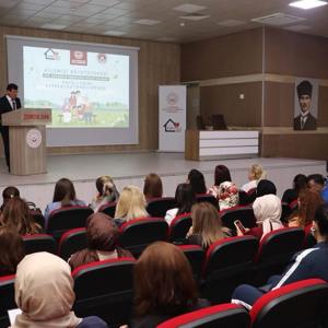 İl Müdürlüğümüz Konferans Salonu’nda Gönül Elçileri ile Koruyucu Aile Farkındalık Toplantısı Gerçekleştirilmiştir. - fotoğraf 8